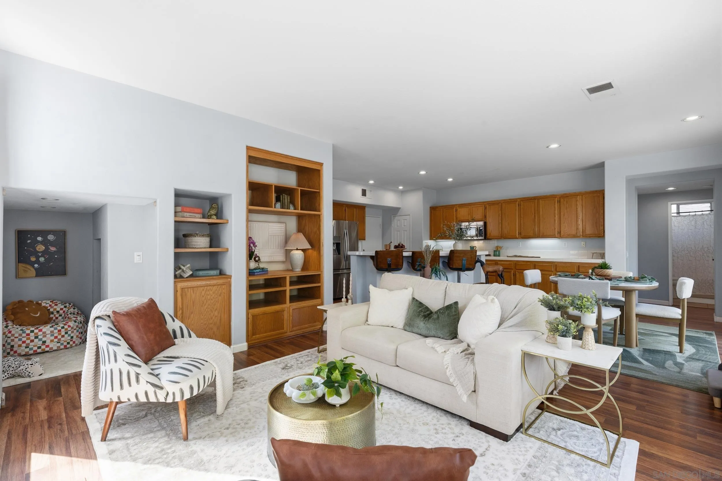 https://cdn.realtyfeed.com/cdn/127/260004932/58b3eb326aae0b65d50d670893eee383.webp
