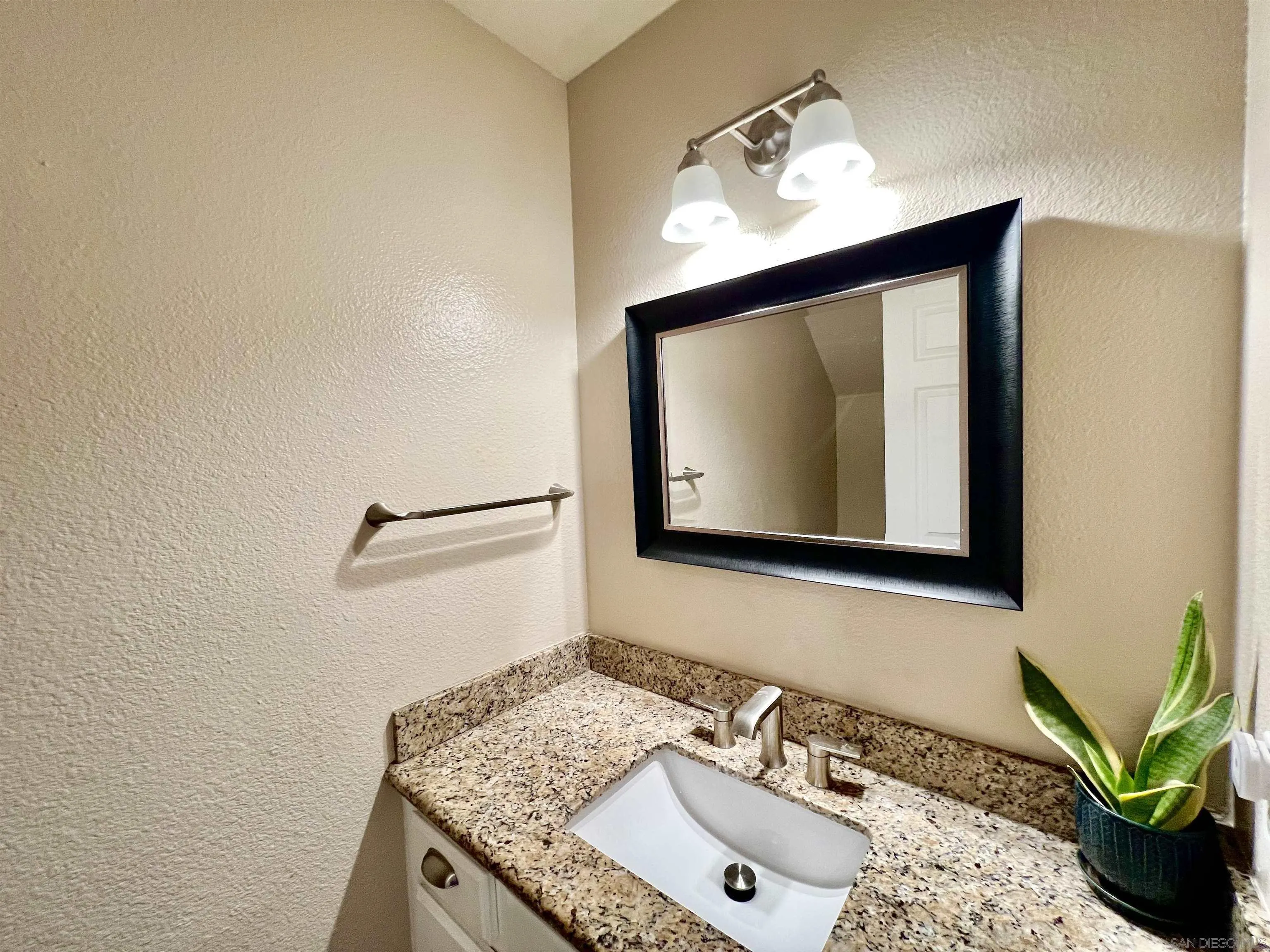 https://cdn.realtyfeed.com/cdn/127/260004933/027e655b7e250685c6b7f4788d45411b.webp