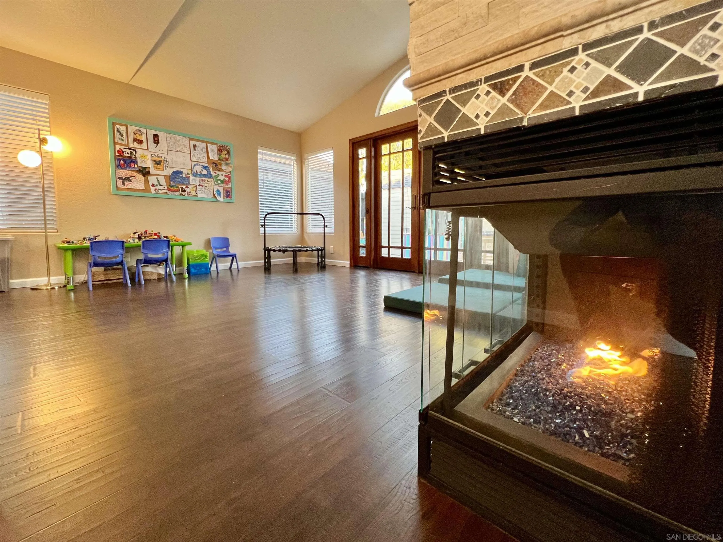 https://cdn.realtyfeed.com/cdn/127/260004933/342ac580d8c9b485f5c4032c18beea42.webp