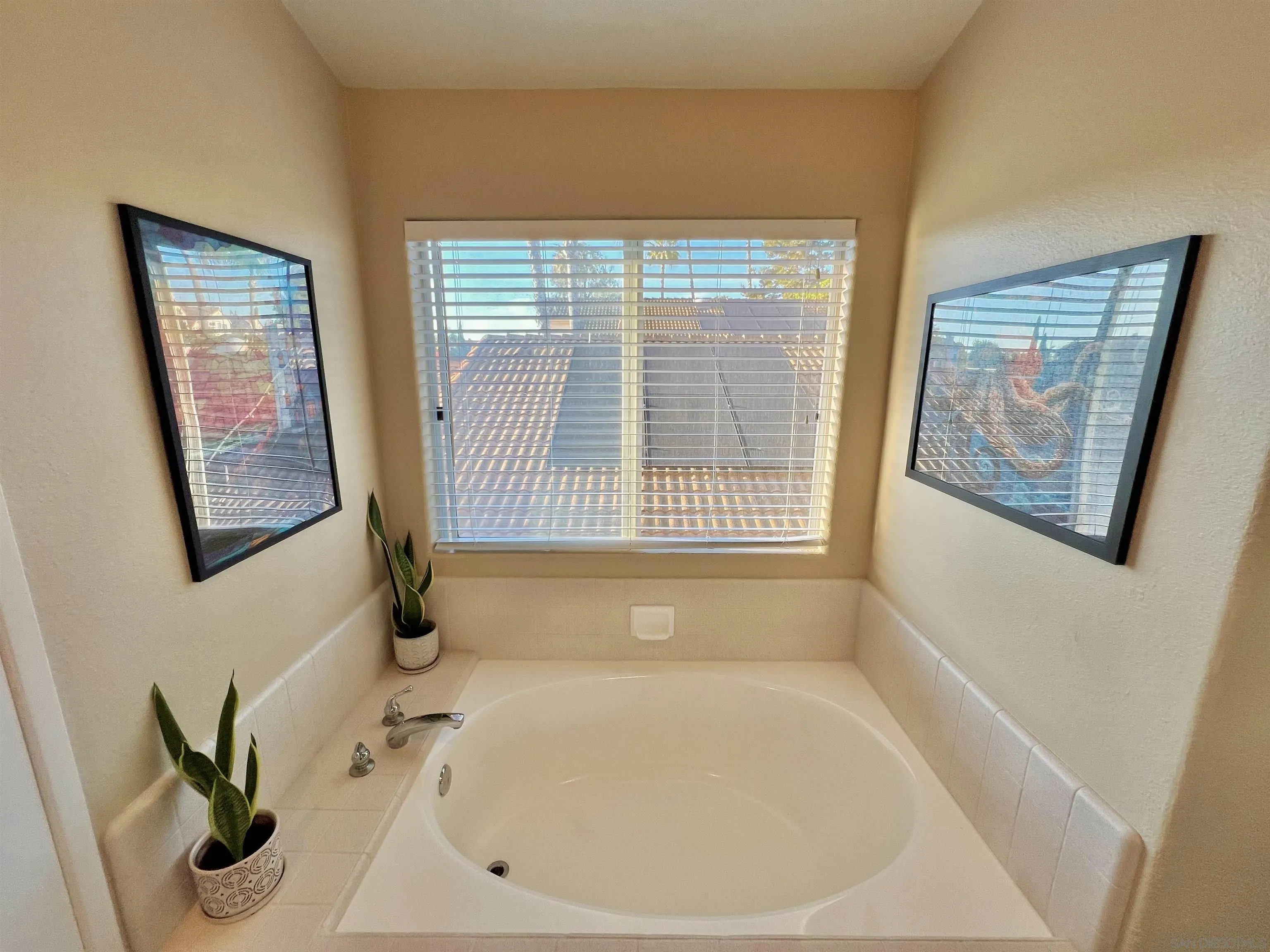 https://cdn.realtyfeed.com/cdn/127/260004933/815507c00903a7033b83a65a4b82dec0.webp