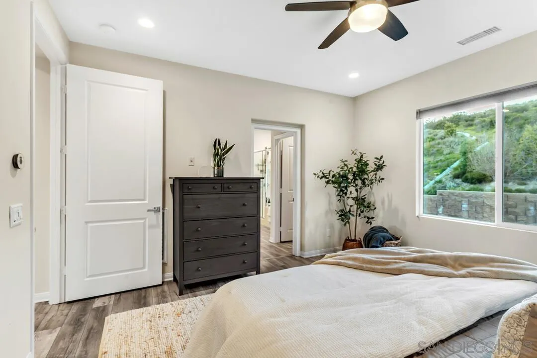 https://cdn.realtyfeed.com/cdn/127/260004934/651f38638f4026976245b1830b815596.webp