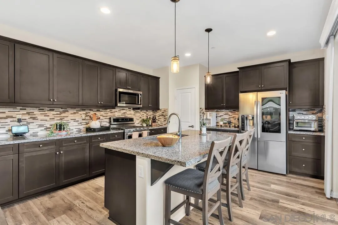 https://cdn.realtyfeed.com/cdn/127/260004934/90433498d297dde8be548018ecfb09c4.webp