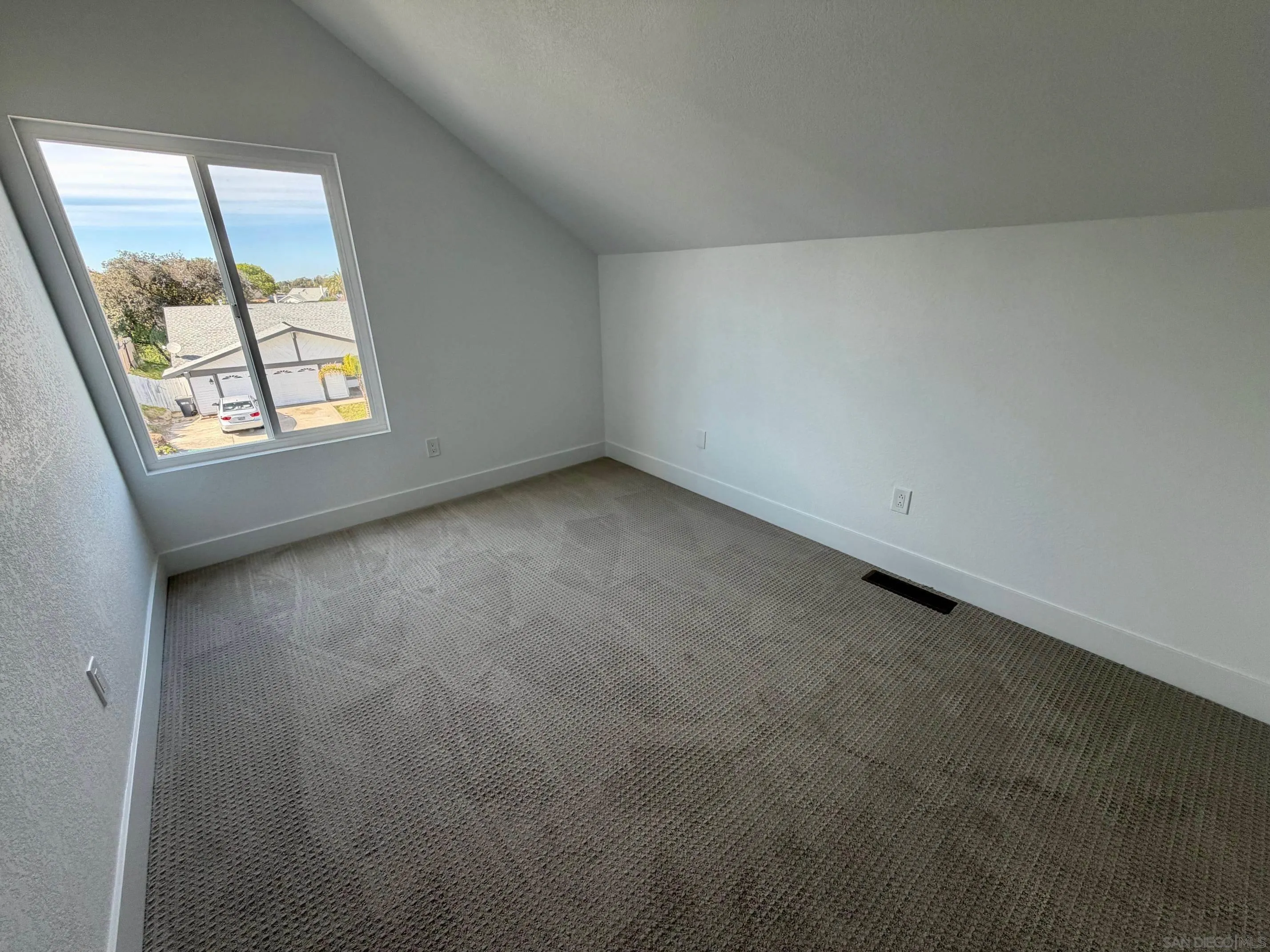 https://cdn.realtyfeed.com/cdn/127/260004937/614e8241e5be3247a63d927e4b7e1e75.webp