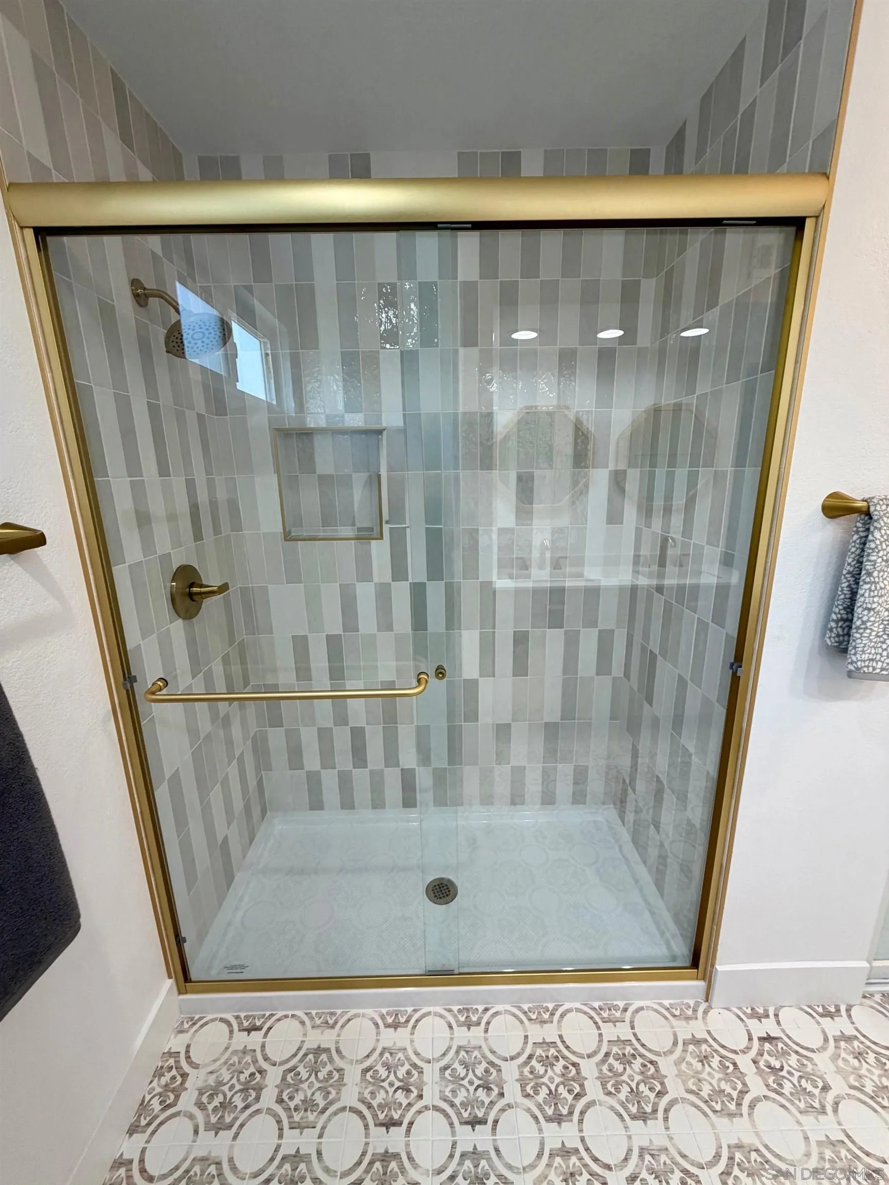 https://cdn.realtyfeed.com/cdn/127/260004937/98a2278195f2c5f13f2bb8b361b78736.webp