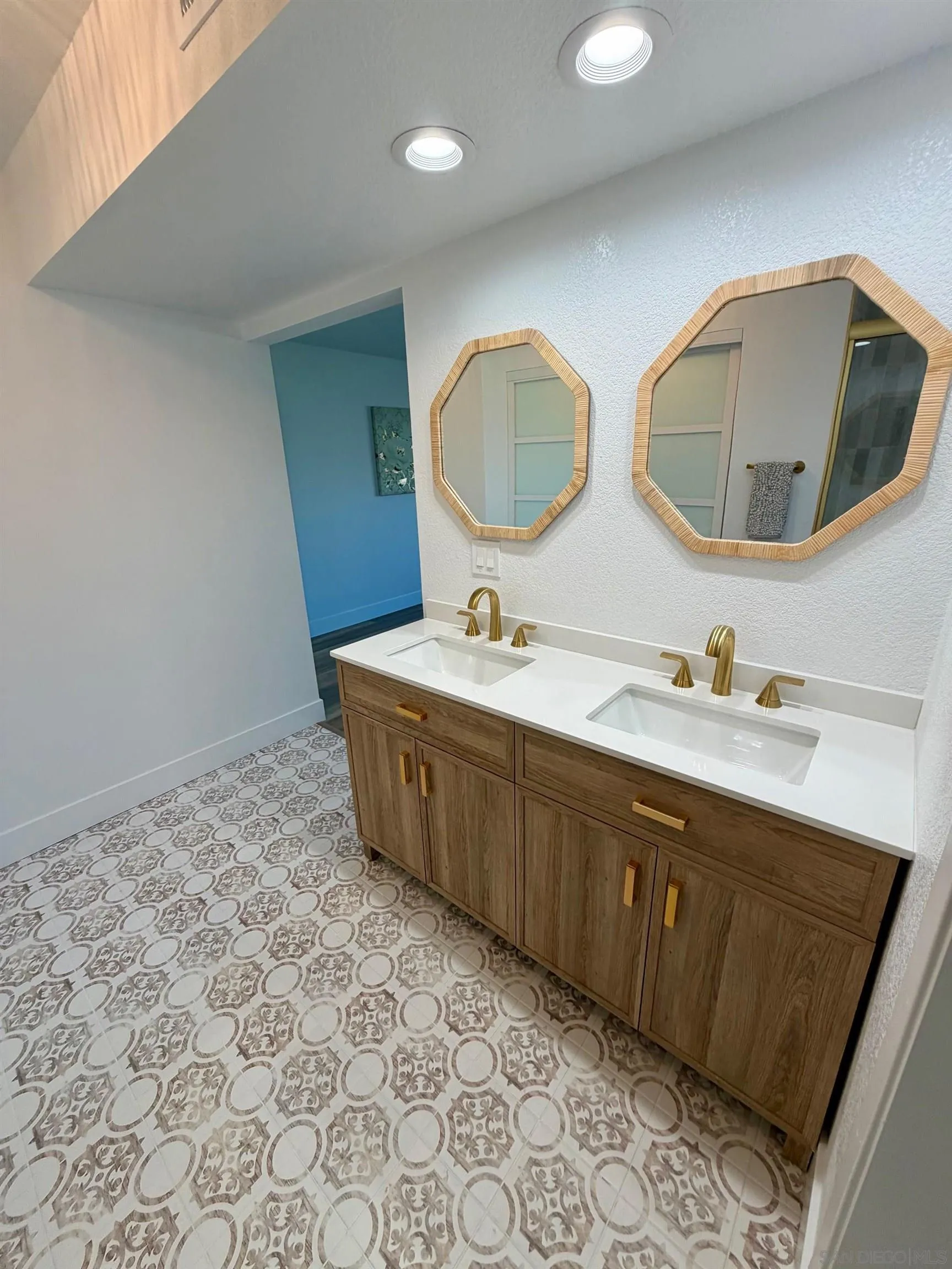https://cdn.realtyfeed.com/cdn/127/260004937/e50acc453a5bf64a0470566985069772.webp