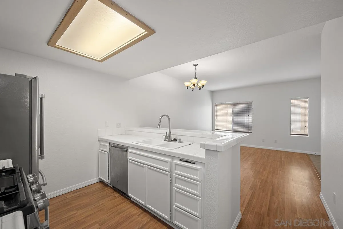 https://cdn.realtyfeed.com/cdn/127/260004939/82a902f9e3a78bedc69ba22daf52687b.webp