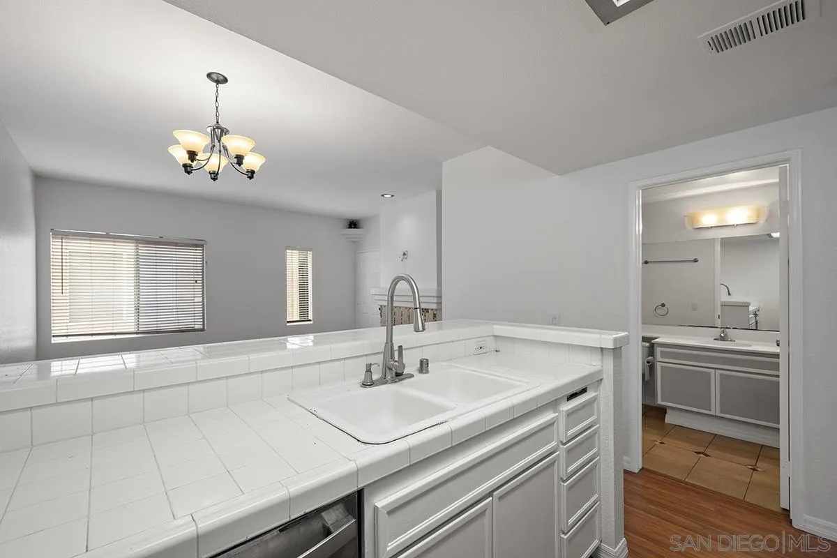 https://cdn.realtyfeed.com/cdn/127/260004939/93a9134953990c67040c2a668cc46a69.webp