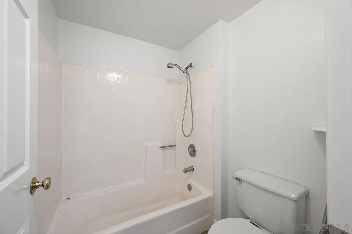 https://cdn.realtyfeed.com/cdn/127/260004939/a3541326110a6de8a5600578e46f5fb6.webp