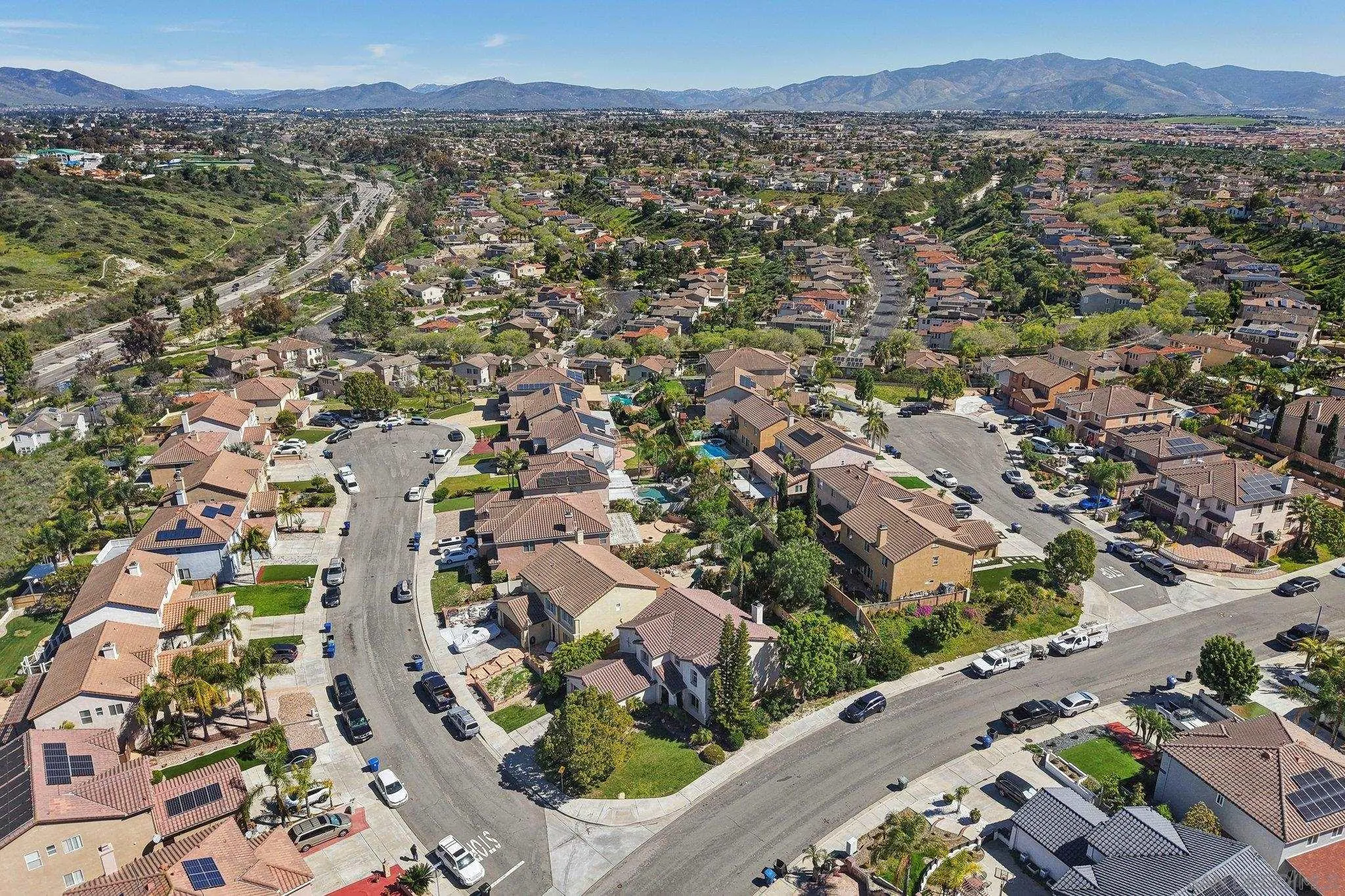 https://cdn.realtyfeed.com/cdn/127/260004941/9e055989b887184aa781b1d9945dc932.webp