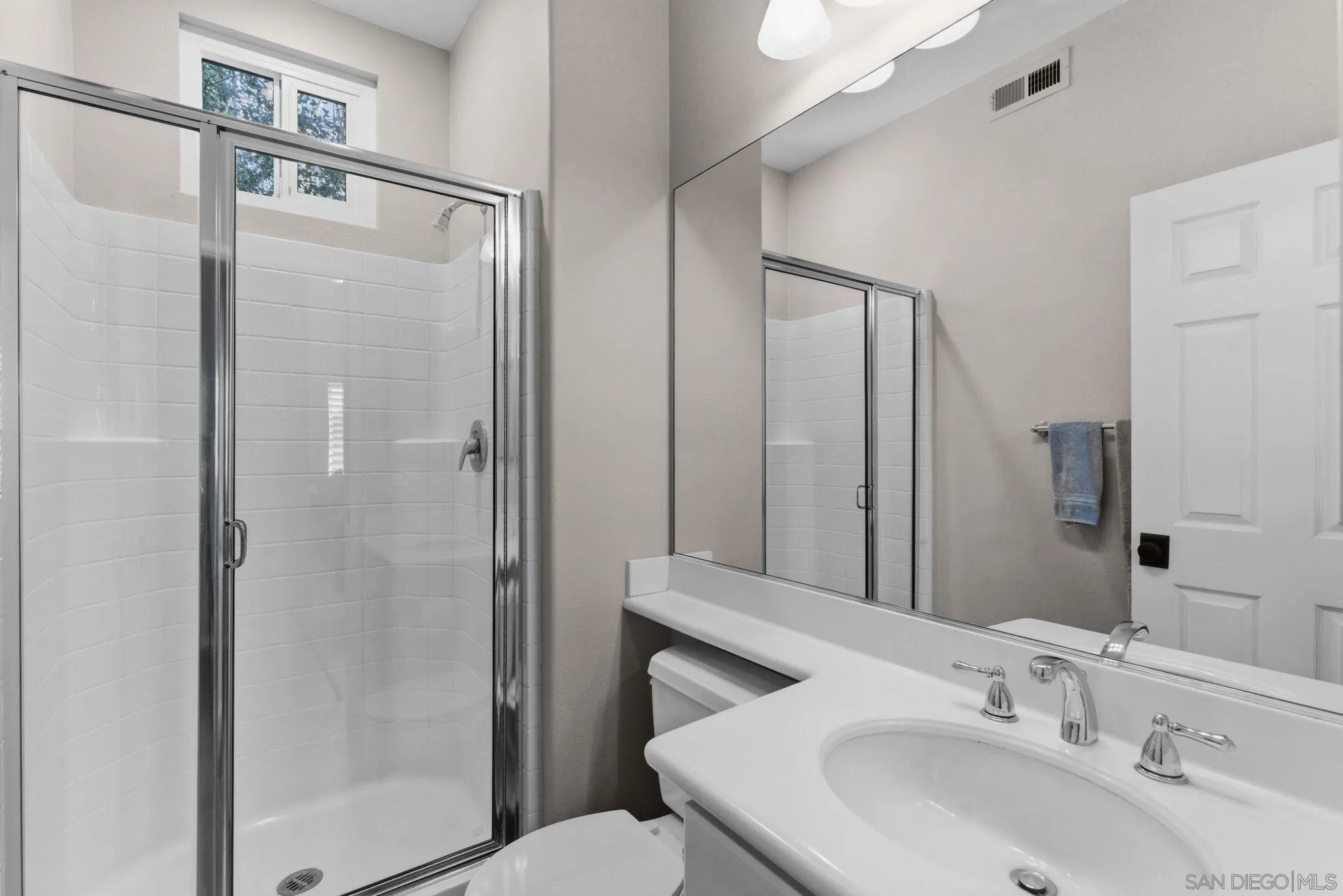 https://cdn.realtyfeed.com/cdn/127/260004942/1bf538f4b72fcaccda825e43847884f9.webp