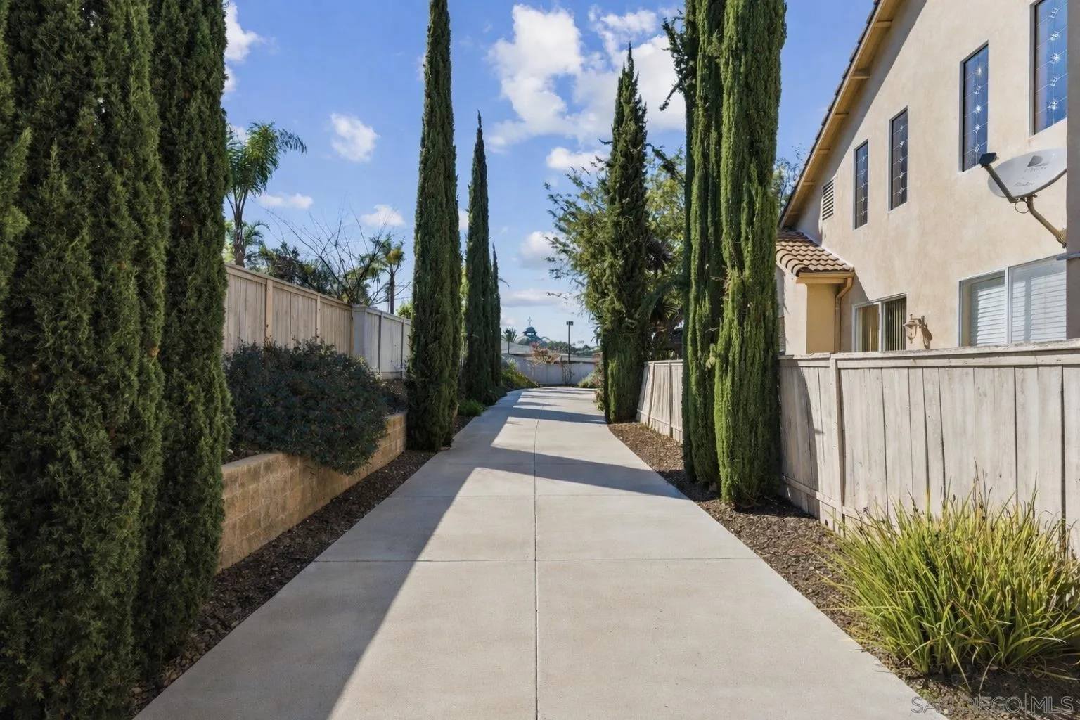 https://cdn.realtyfeed.com/cdn/127/260004942/394f5065af04fde85b3f35250f9b0c02.webp