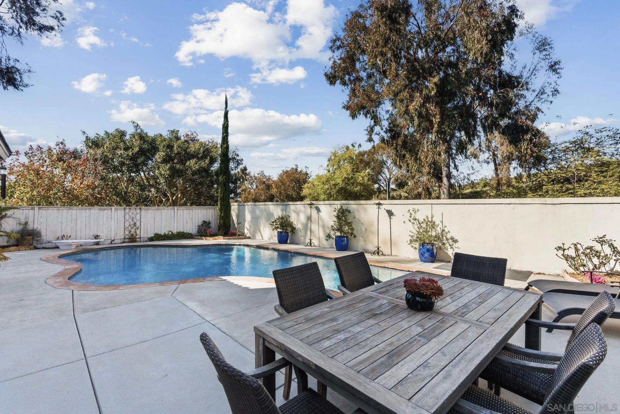 https://cdn.realtyfeed.com/cdn/127/260004942/ad06cc4619418d82d95305a3bdc37edc.webp