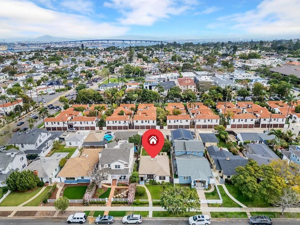 https://cdn.realtyfeed.com/cdn/127/260004944/727cf9d63538e75fd132fd563d6817f3.webp