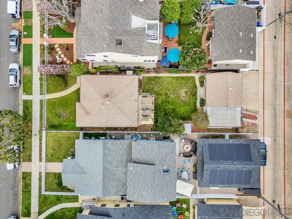 https://cdn.realtyfeed.com/cdn/127/260004944/8f09cbadabd89351309357087aa6c98a.webp