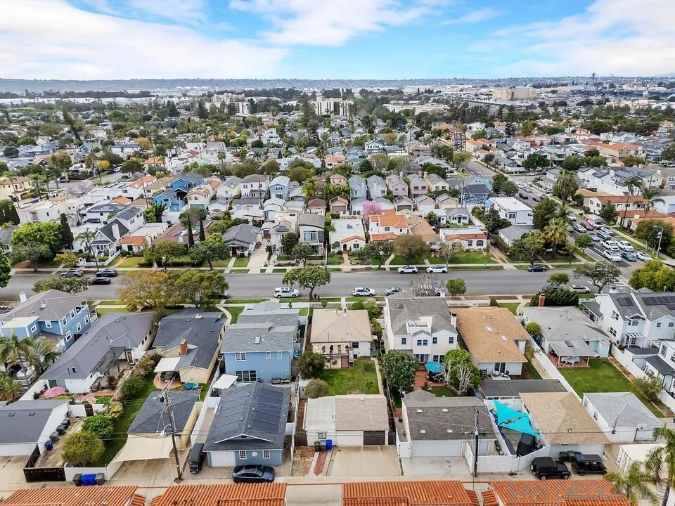 https://cdn.realtyfeed.com/cdn/127/260004944/e913c1a0846aab341bd838a63c996feb.webp