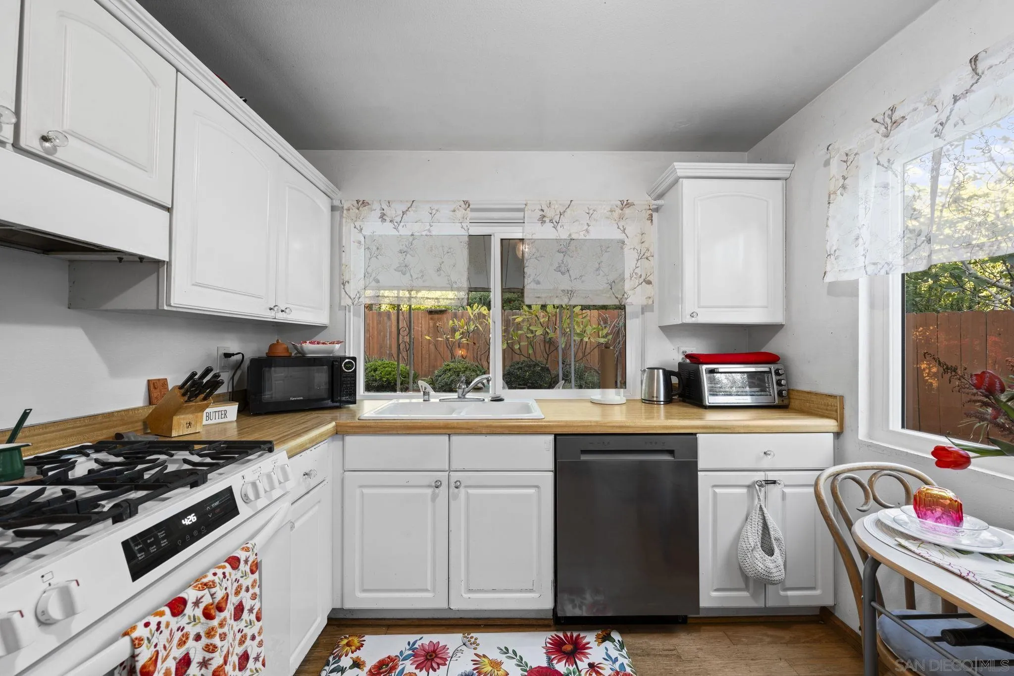 https://cdn.realtyfeed.com/cdn/127/260004953/2c70466d63c784f0f1cddb62d5608b64.webp
