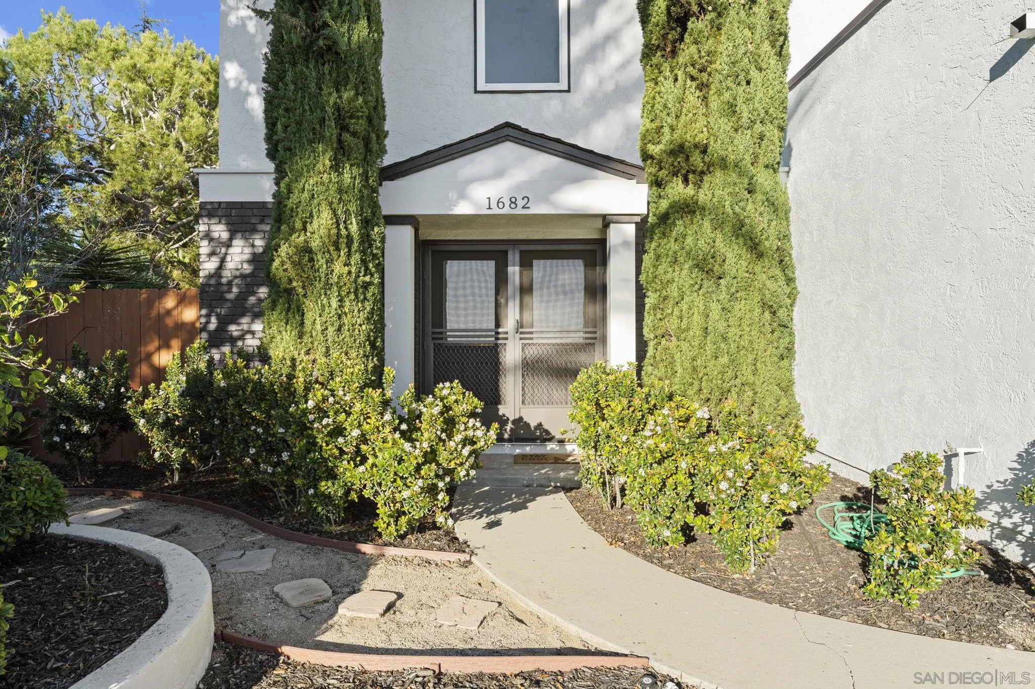 https://cdn.realtyfeed.com/cdn/127/260004953/fbc8078e3a3f209a387c5d1b163bba67.webp