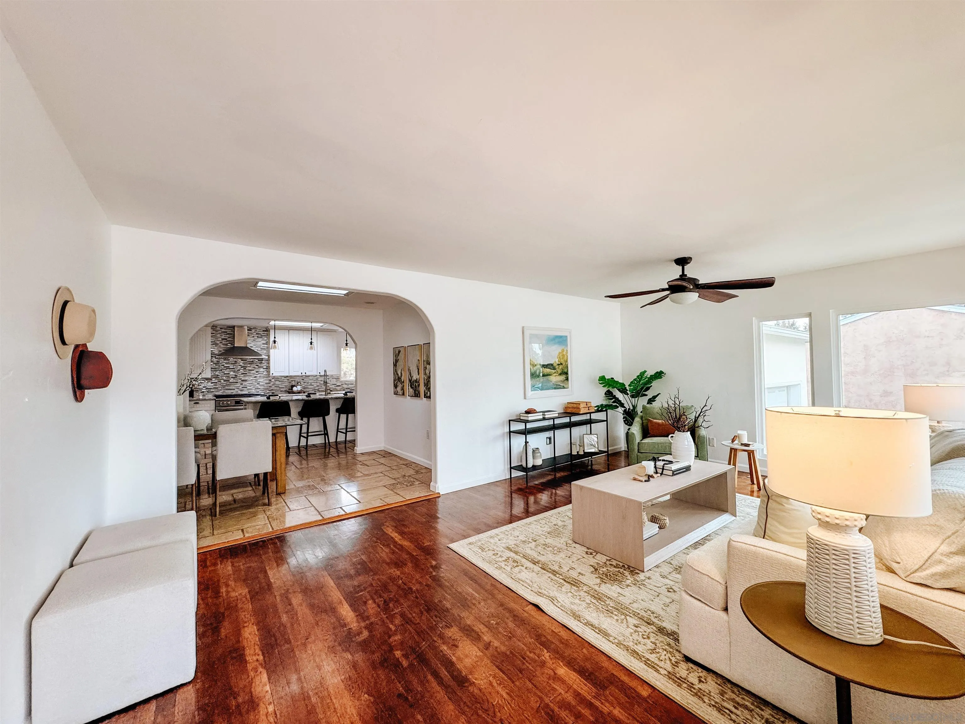https://cdn.realtyfeed.com/cdn/127/260004954/08b2b0ef7b304d3c67767f5630a4b36d.webp