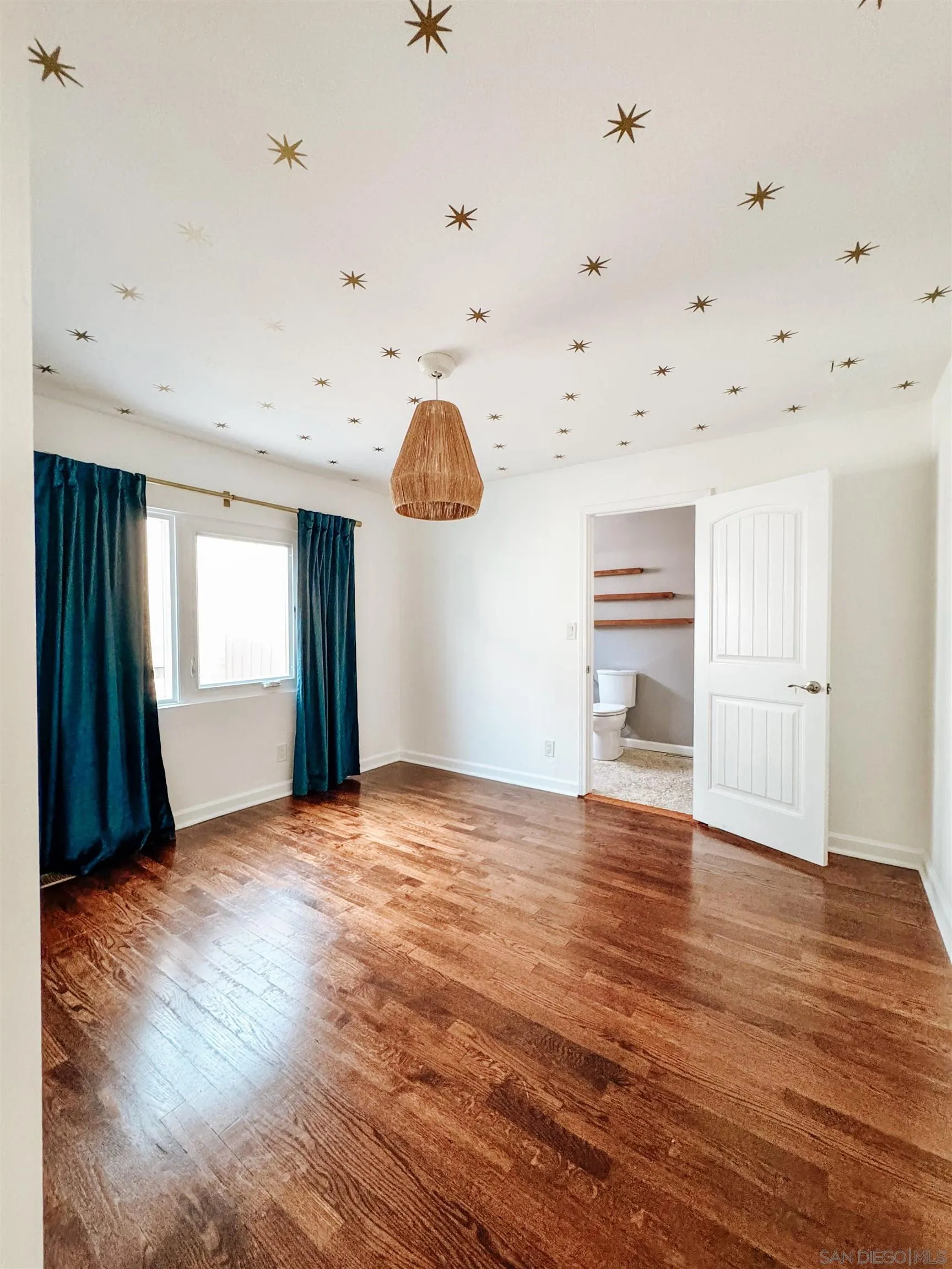 https://cdn.realtyfeed.com/cdn/127/260004954/1a6b9d46621de30a3842a61bae00ede2.webp