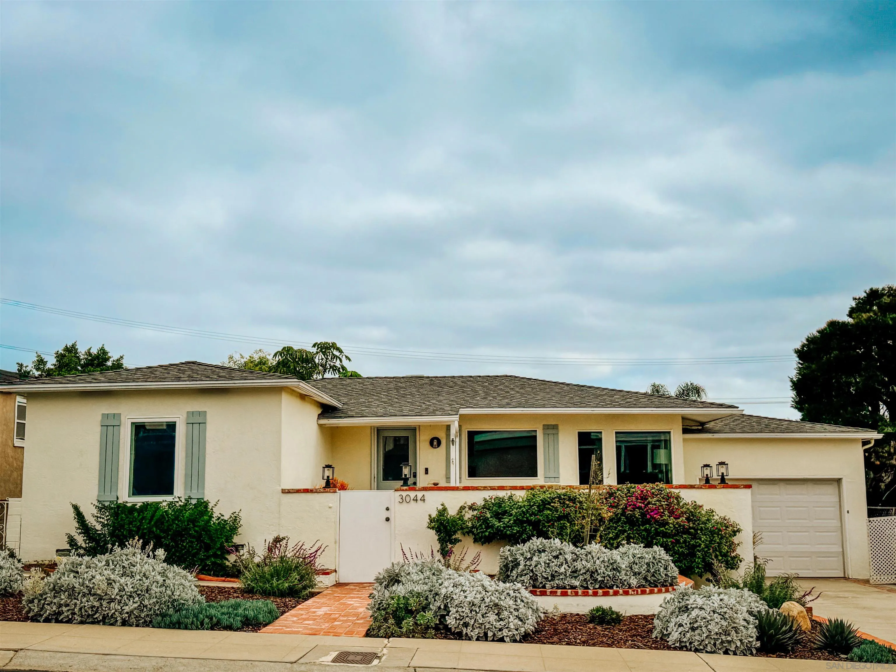 https://cdn.realtyfeed.com/cdn/127/260004954/3bb1cdb6a6ff6ceb3b0b416ca822507b.webp