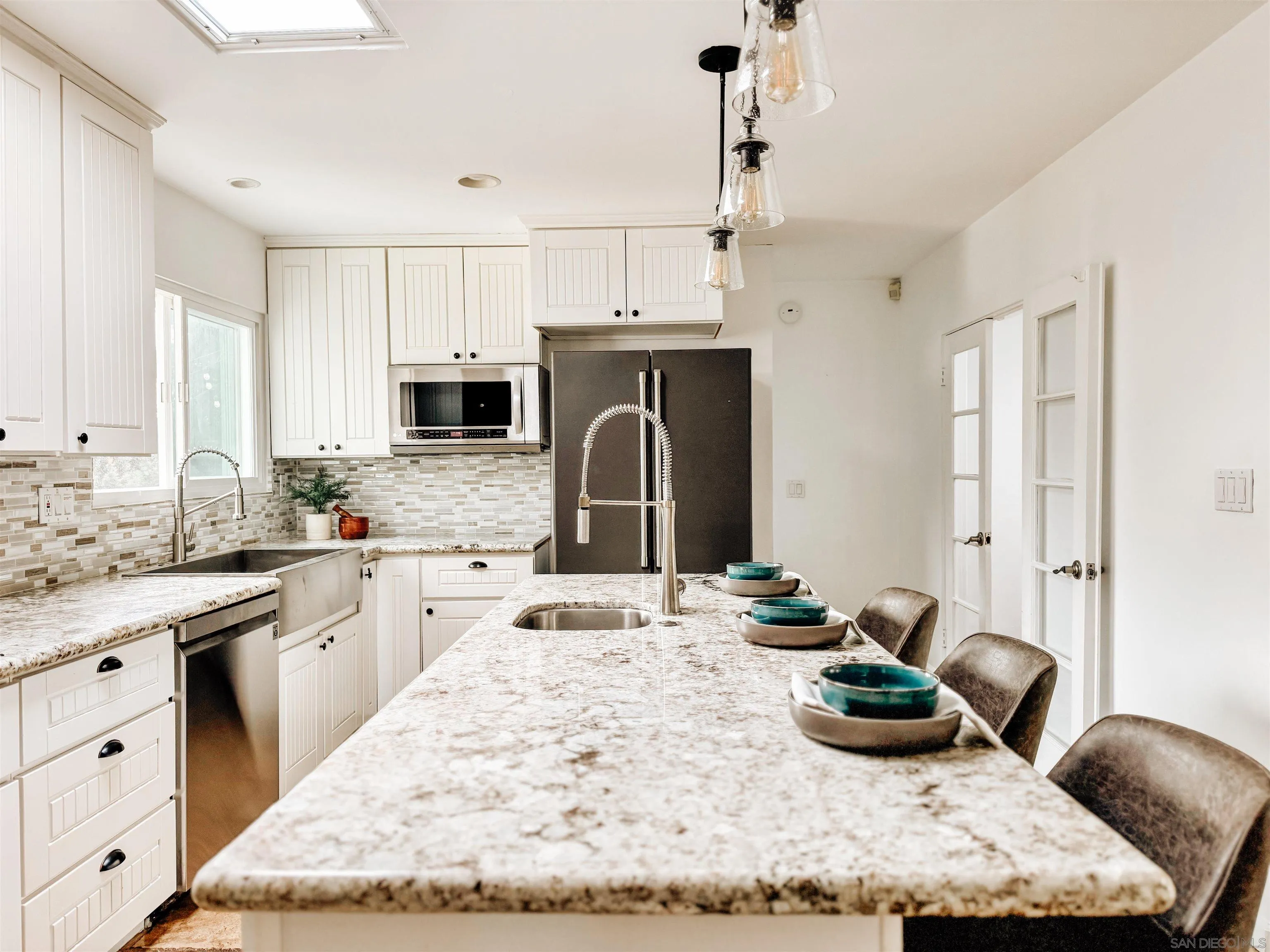 https://cdn.realtyfeed.com/cdn/127/260004954/93224af099b70d49ae26f6164339f672.webp