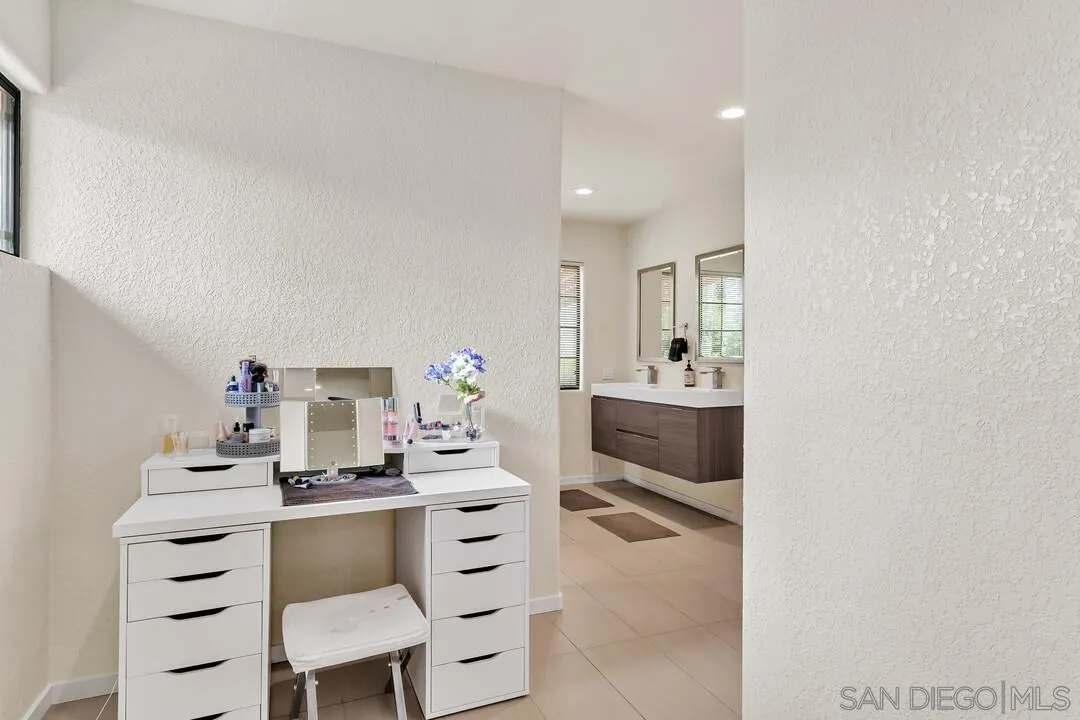 https://cdn.realtyfeed.com/cdn/127/260004955/17b54f80dec3bca1a02af20770679d42.webp