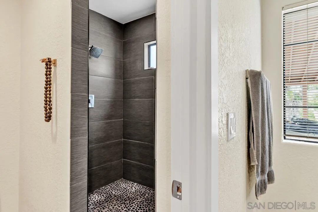 https://cdn.realtyfeed.com/cdn/127/260004955/6ae5606c15ba144734ebc98507b4f641.webp