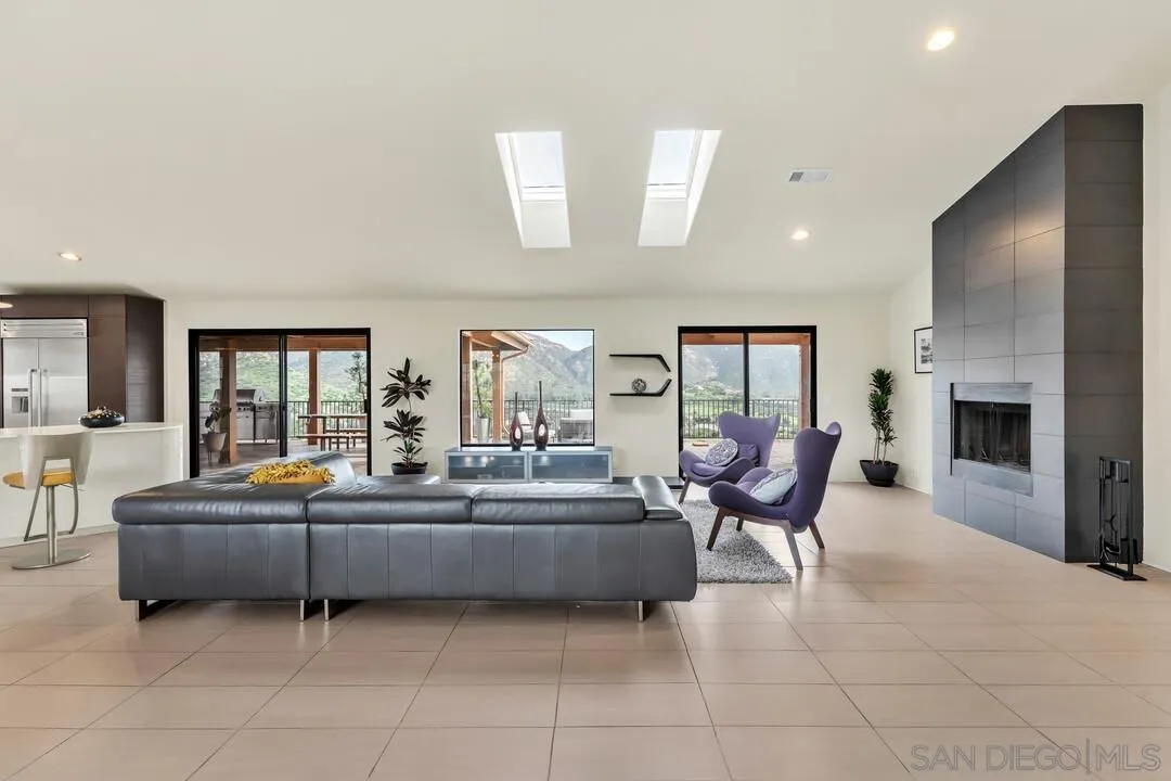 https://cdn.realtyfeed.com/cdn/127/260004955/a139512723b733846508234b0abae397.webp