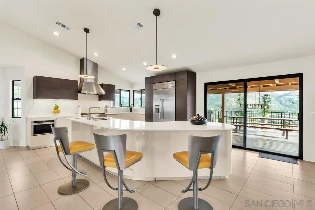 https://cdn.realtyfeed.com/cdn/127/260004955/b1c30eadd9dc447fdc54159313a558b9.webp