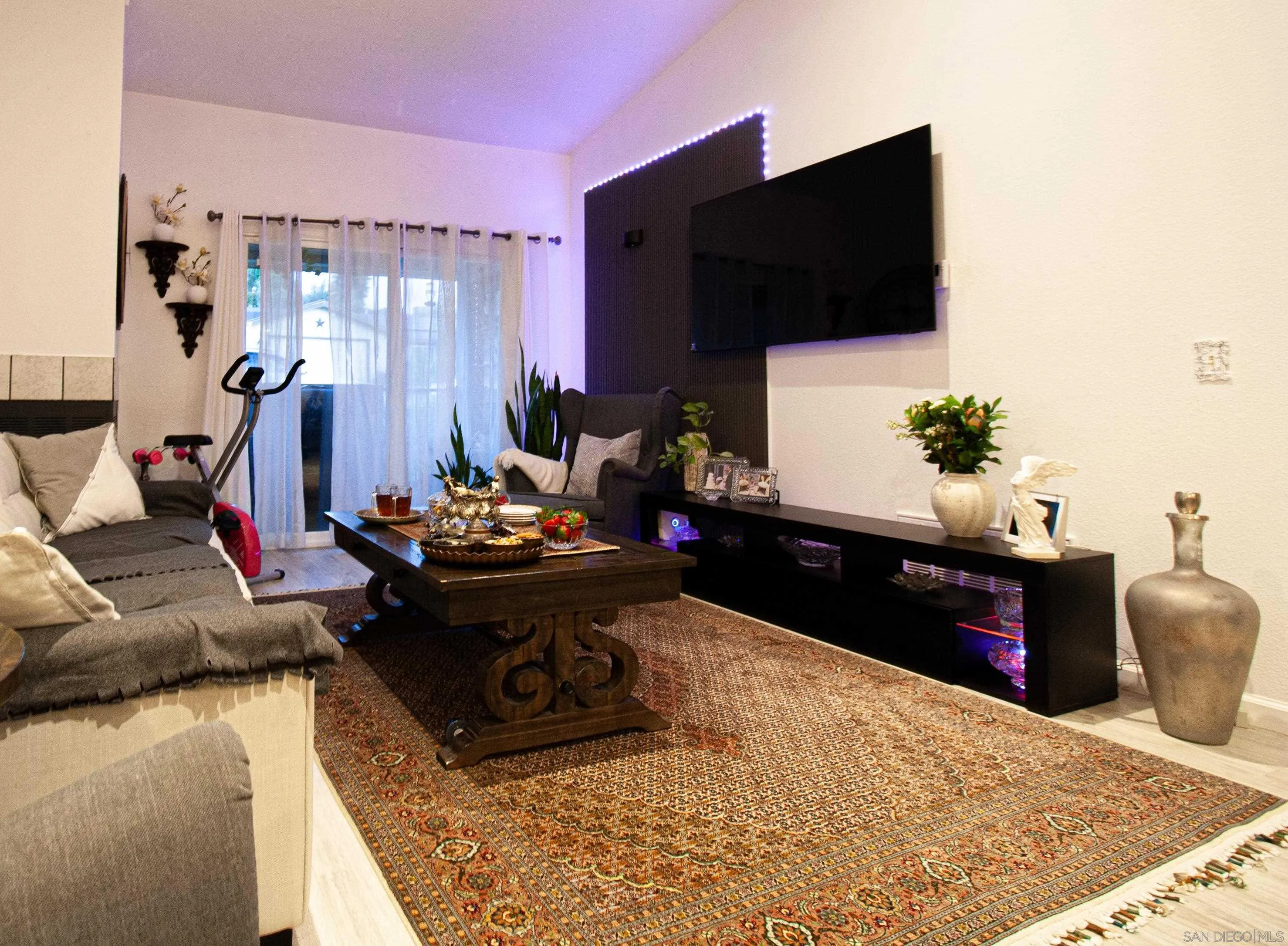 Photo #2: 260004958 Listing: Photo #2