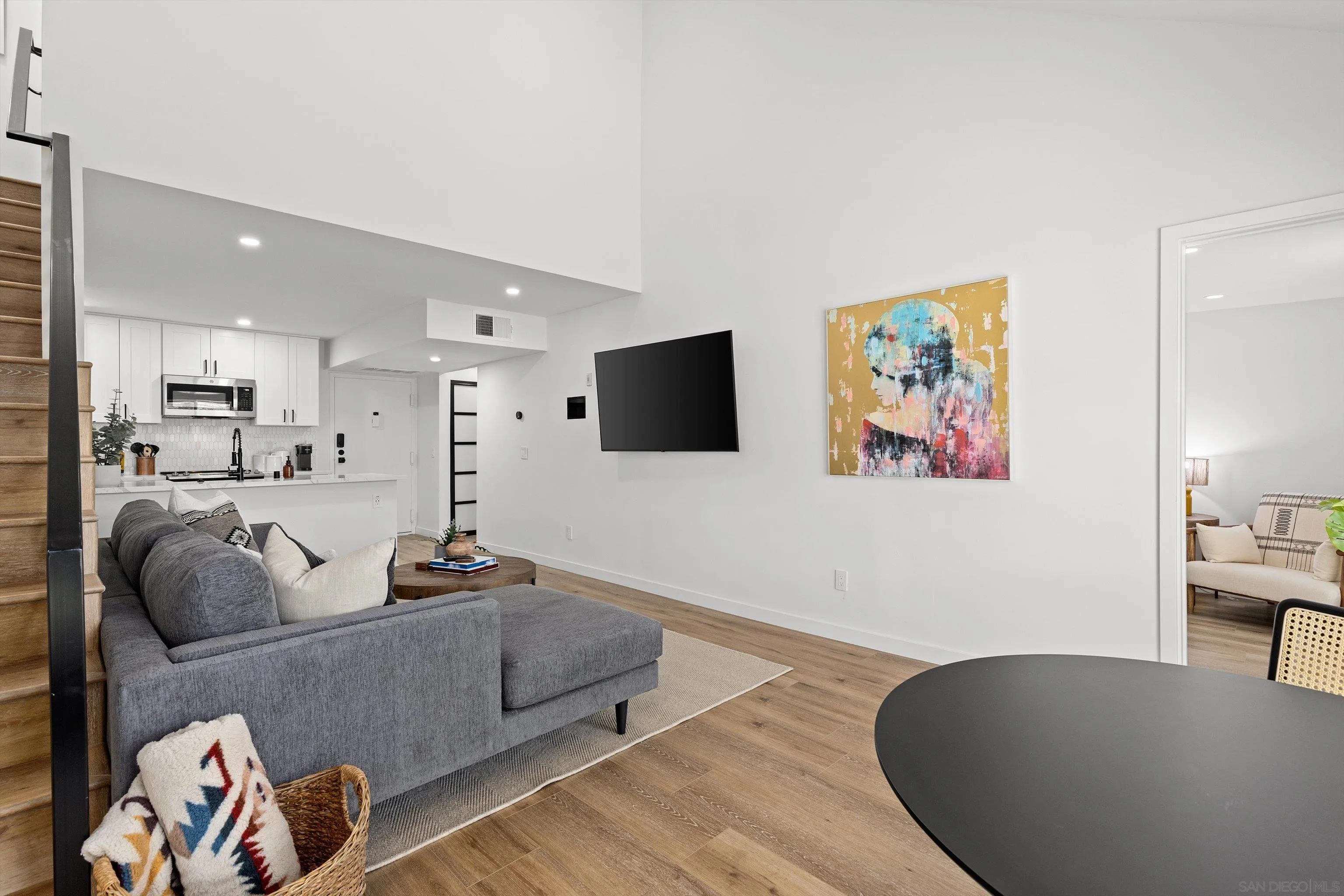 https://cdn.realtyfeed.com/cdn/127/260004961/7d0247f31817af63cb4404a13945bb51.webp