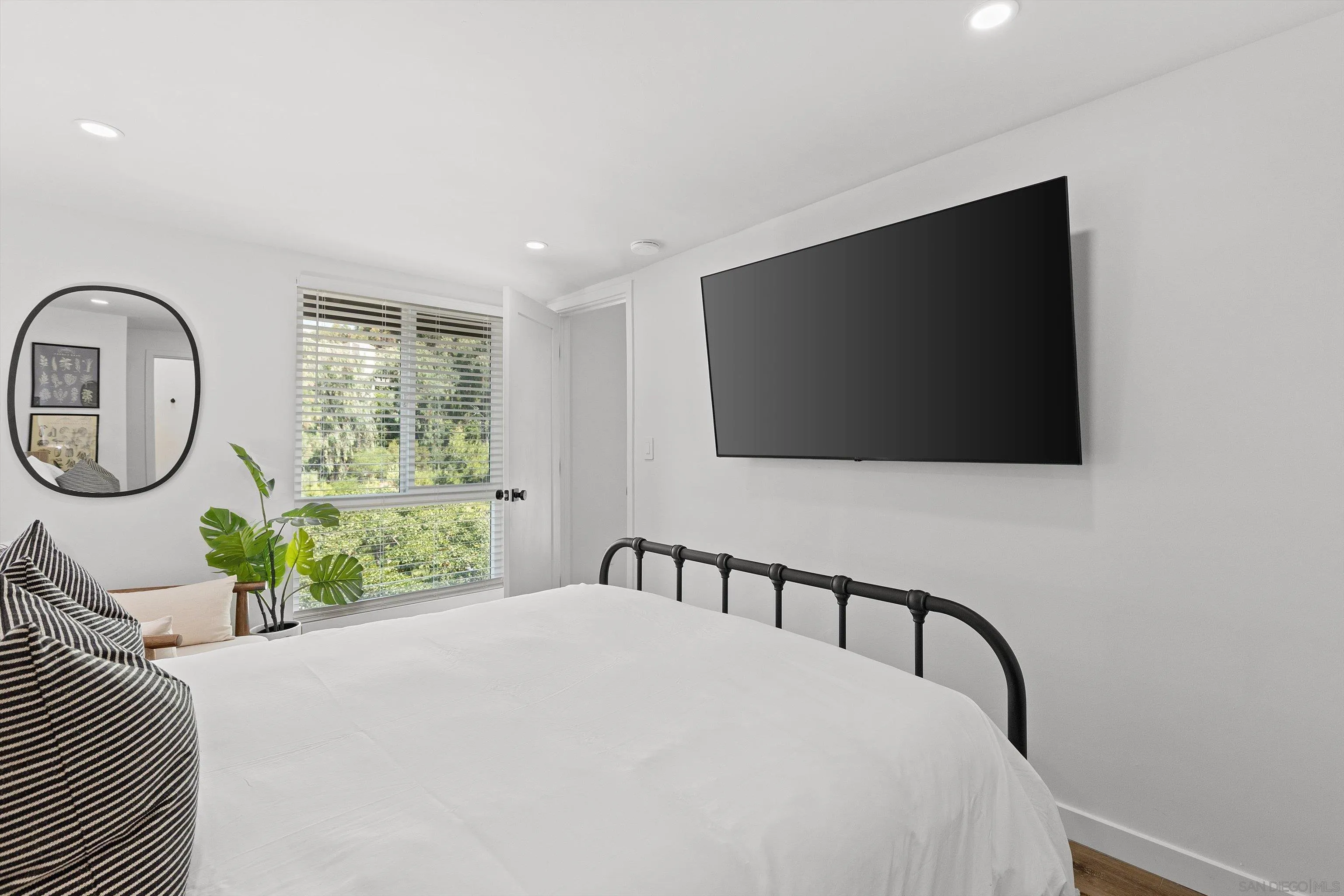 https://cdn.realtyfeed.com/cdn/127/260004961/efca39c263509c6adf650a72177182ee.webp
