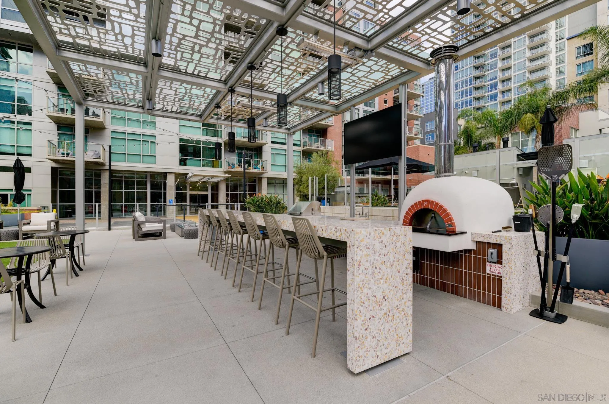 https://cdn.realtyfeed.com/cdn/127/260004962/0204b608185426f83edf3a1eaf734c3c.webp