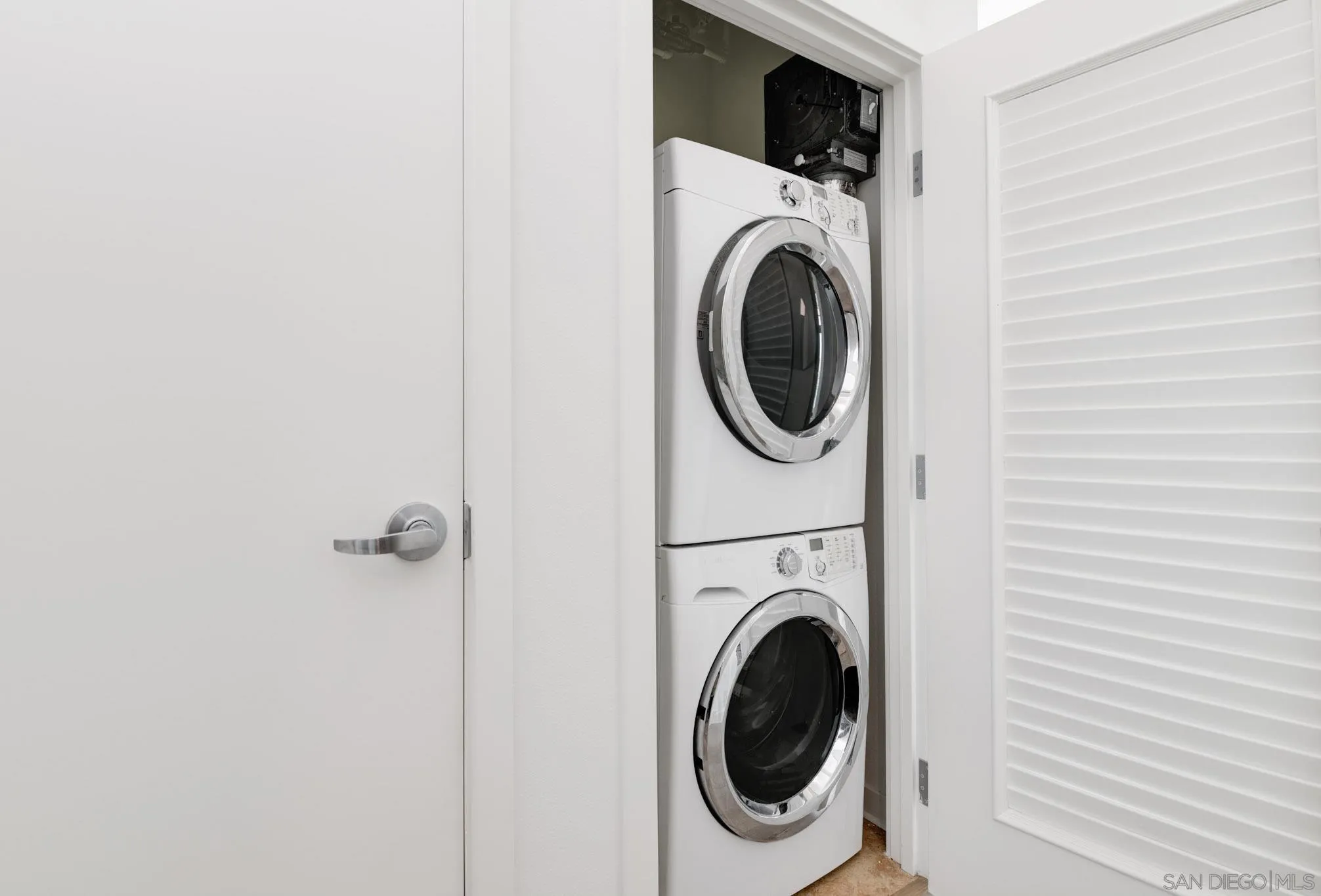 https://cdn.realtyfeed.com/cdn/127/260004962/bbca4c1a6ed2be0fb4b21e8d9cb32190.webp