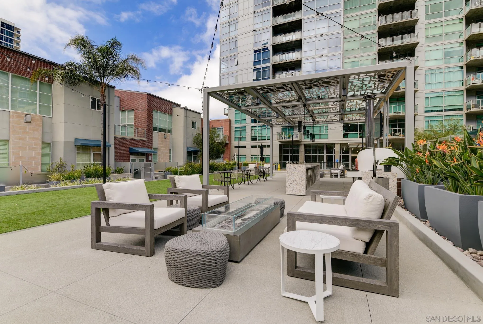https://cdn.realtyfeed.com/cdn/127/260004962/bec1b77db10a00b6aafdb1dc389b0075.webp