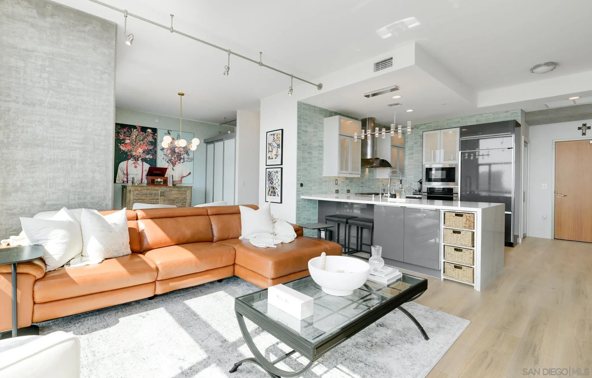 https://cdn.realtyfeed.com/cdn/127/260004962/f841a646856ecffe9336d96e7a67a61b.webp