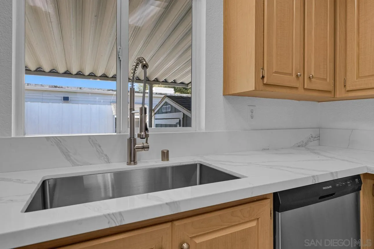 https://cdn.realtyfeed.com/cdn/127/260004963/14605ff8701dc077003945e963e936bf.webp