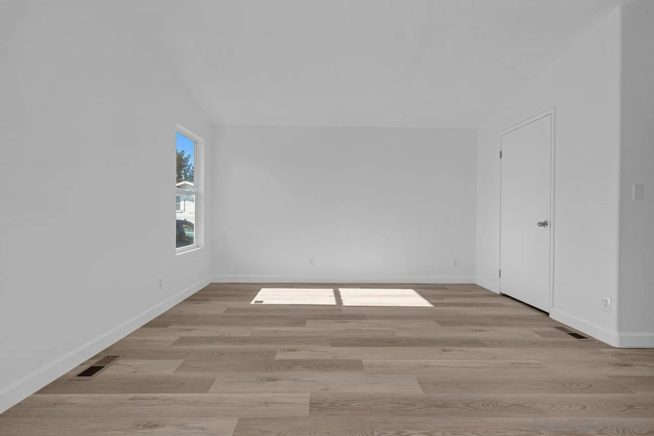 https://cdn.realtyfeed.com/cdn/127/260004963/18cf09cf7331d3aad5eb406c2112c860.webp