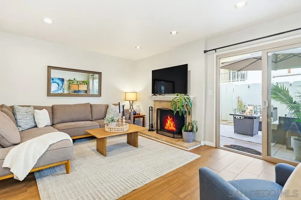 https://cdn.realtyfeed.com/cdn/127/260004965/51f46cf56ef5c03822ca58b0d0a582a7.webp