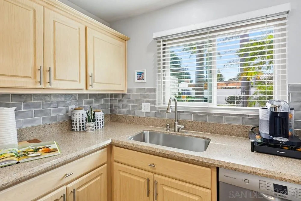 https://cdn.realtyfeed.com/cdn/127/260004965/8fedaa4c17b117043fd49757ffab298d.webp
