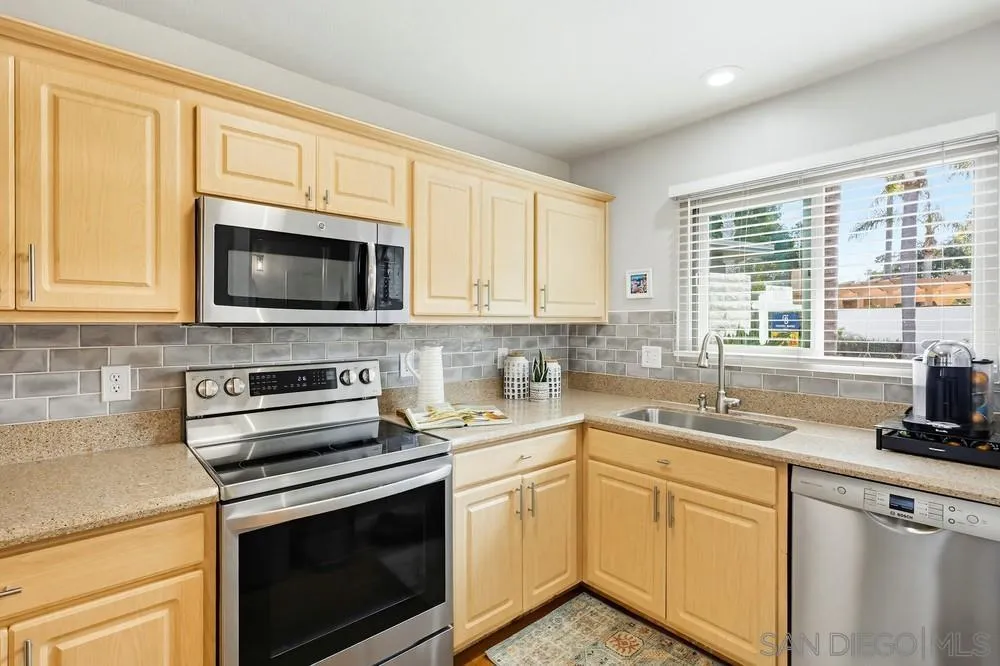 https://cdn.realtyfeed.com/cdn/127/260004965/a49084ec95983536f14f84e0498f9216.webp