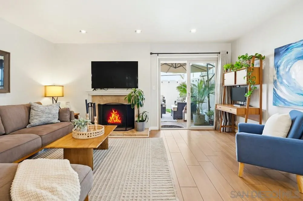 https://cdn.realtyfeed.com/cdn/127/260004965/d609a64c974ef894d9f8d570630bbd3b.webp