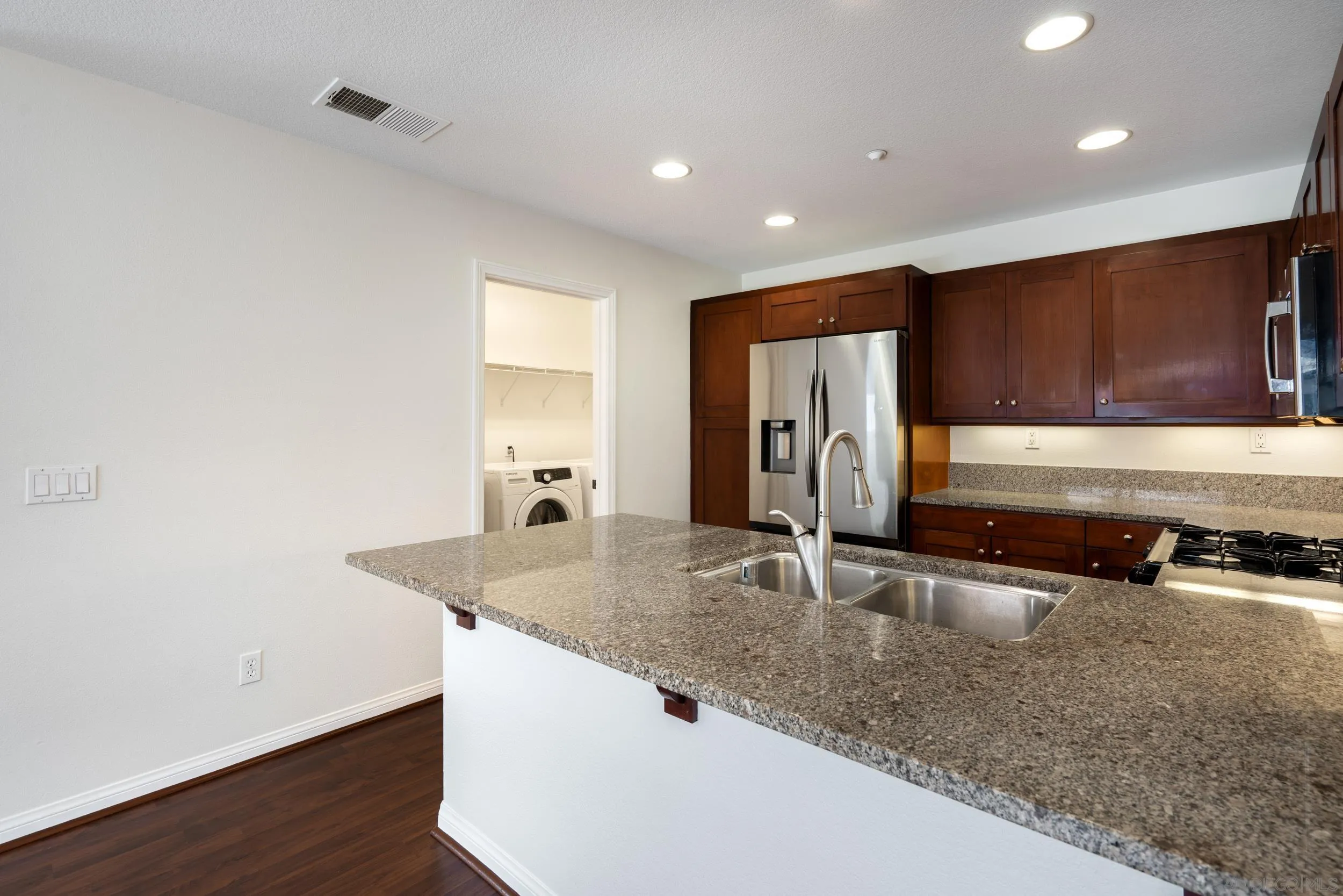 Photo #12: 260004968 Listing: Photo #12