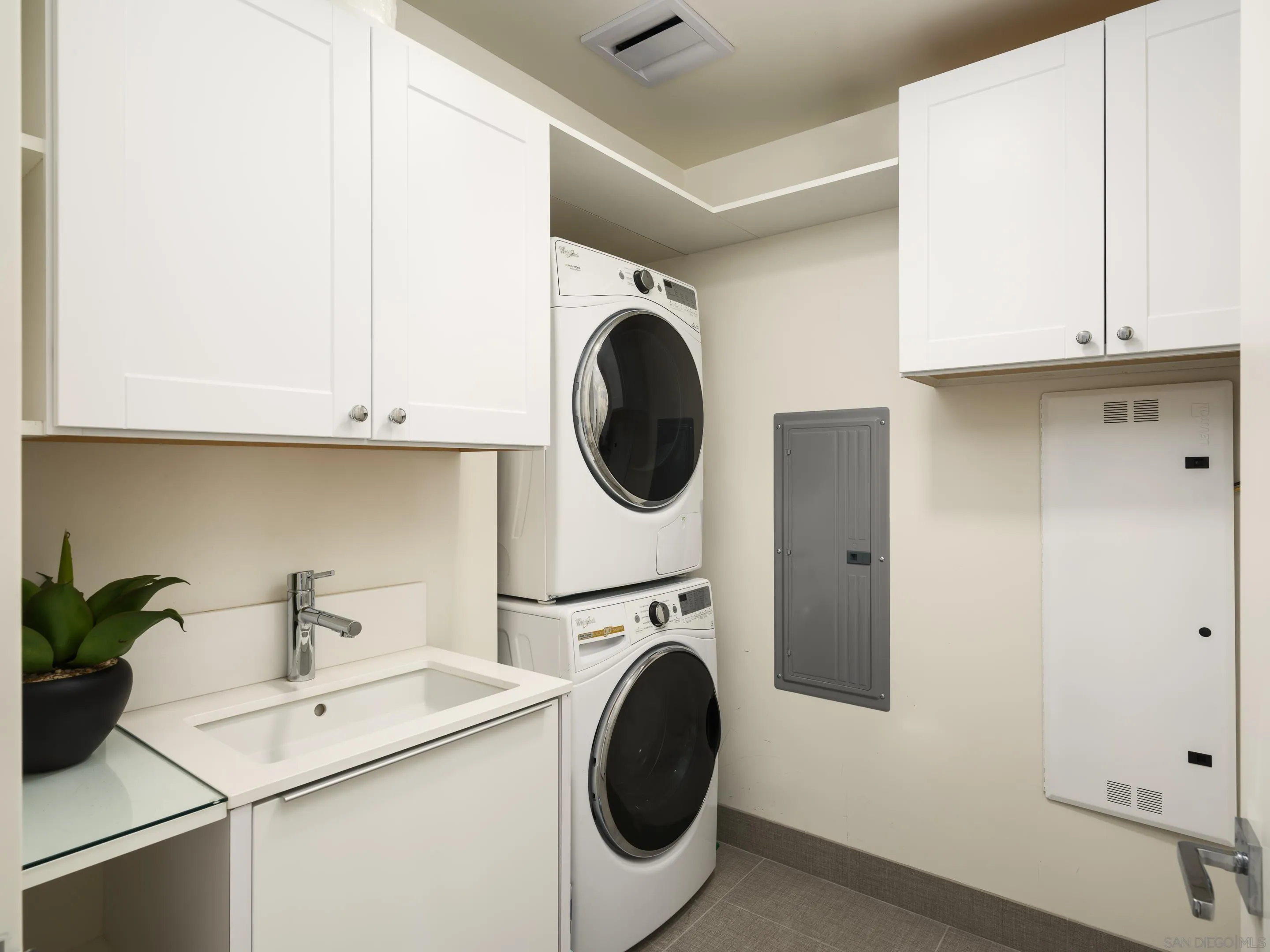 https://cdn.realtyfeed.com/cdn/127/260004969/071c20ea6d505ded124f7fe12da70d39.webp