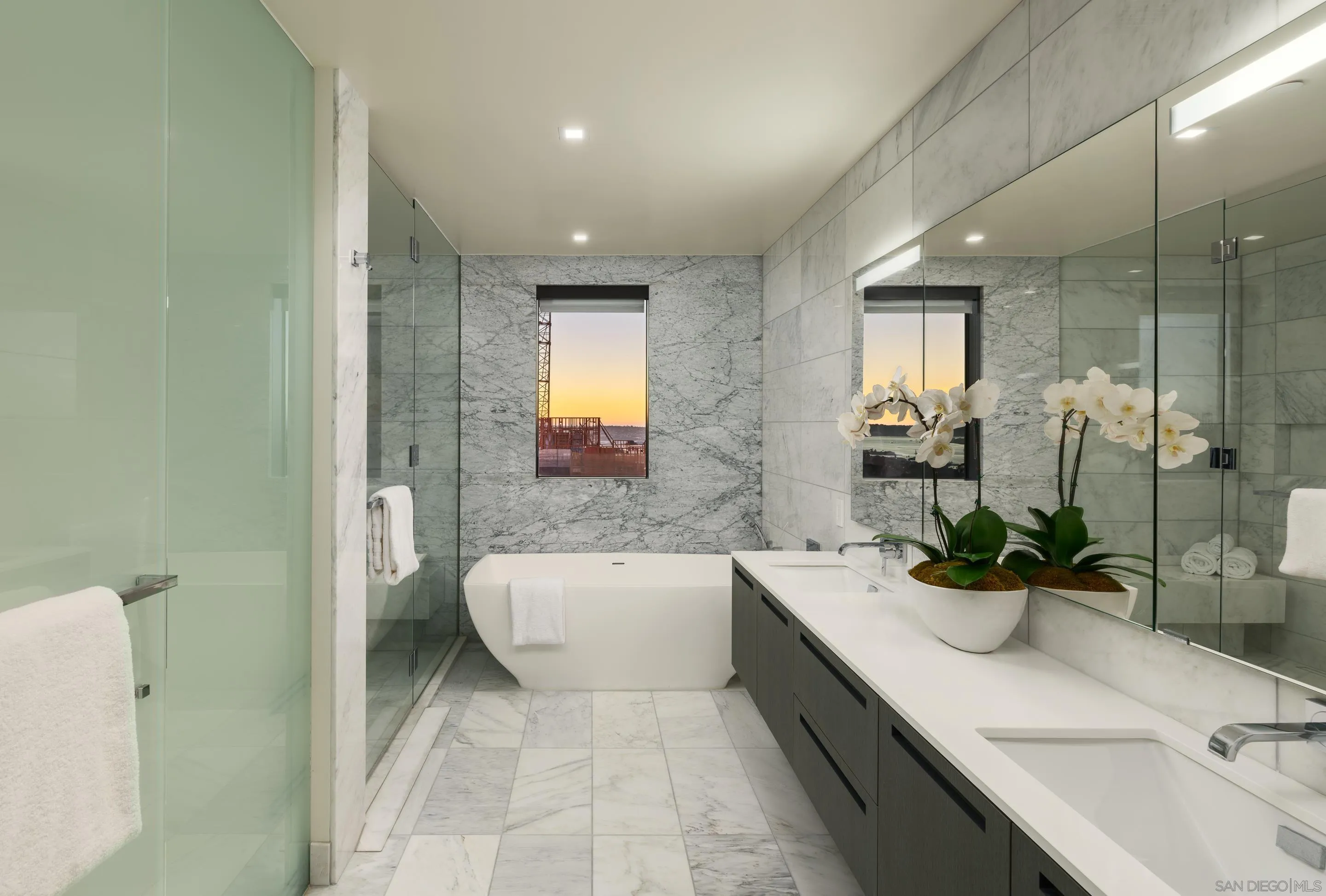 https://cdn.realtyfeed.com/cdn/127/260004969/abf8082a0c2a512c95d006742629178d.webp