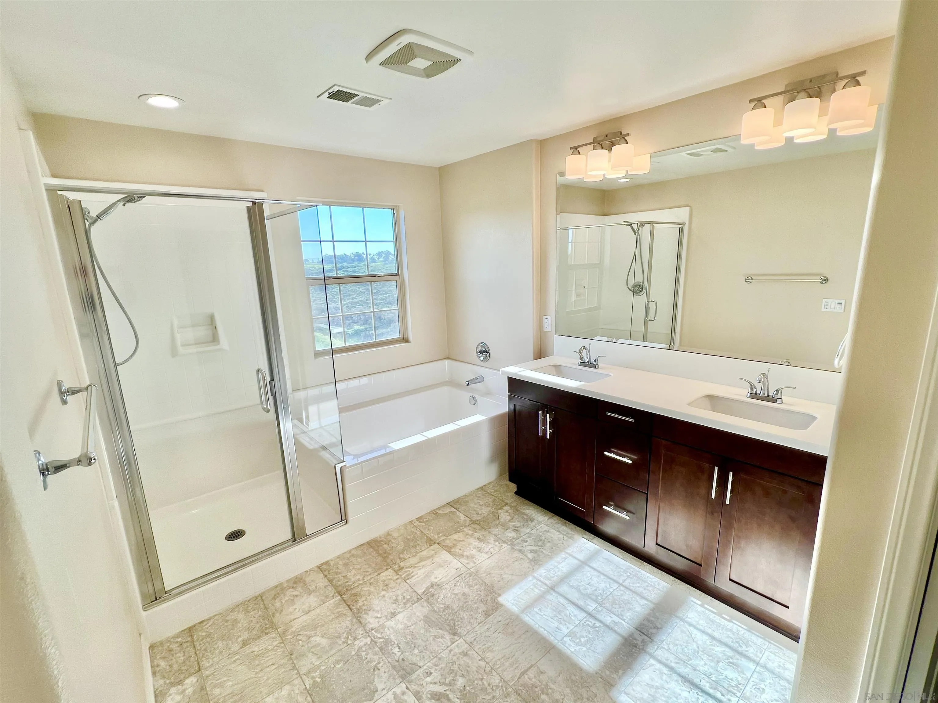 https://cdn.realtyfeed.com/cdn/127/260004971/488fd6c4ea52562a76a2887dbbaa62c9.webp