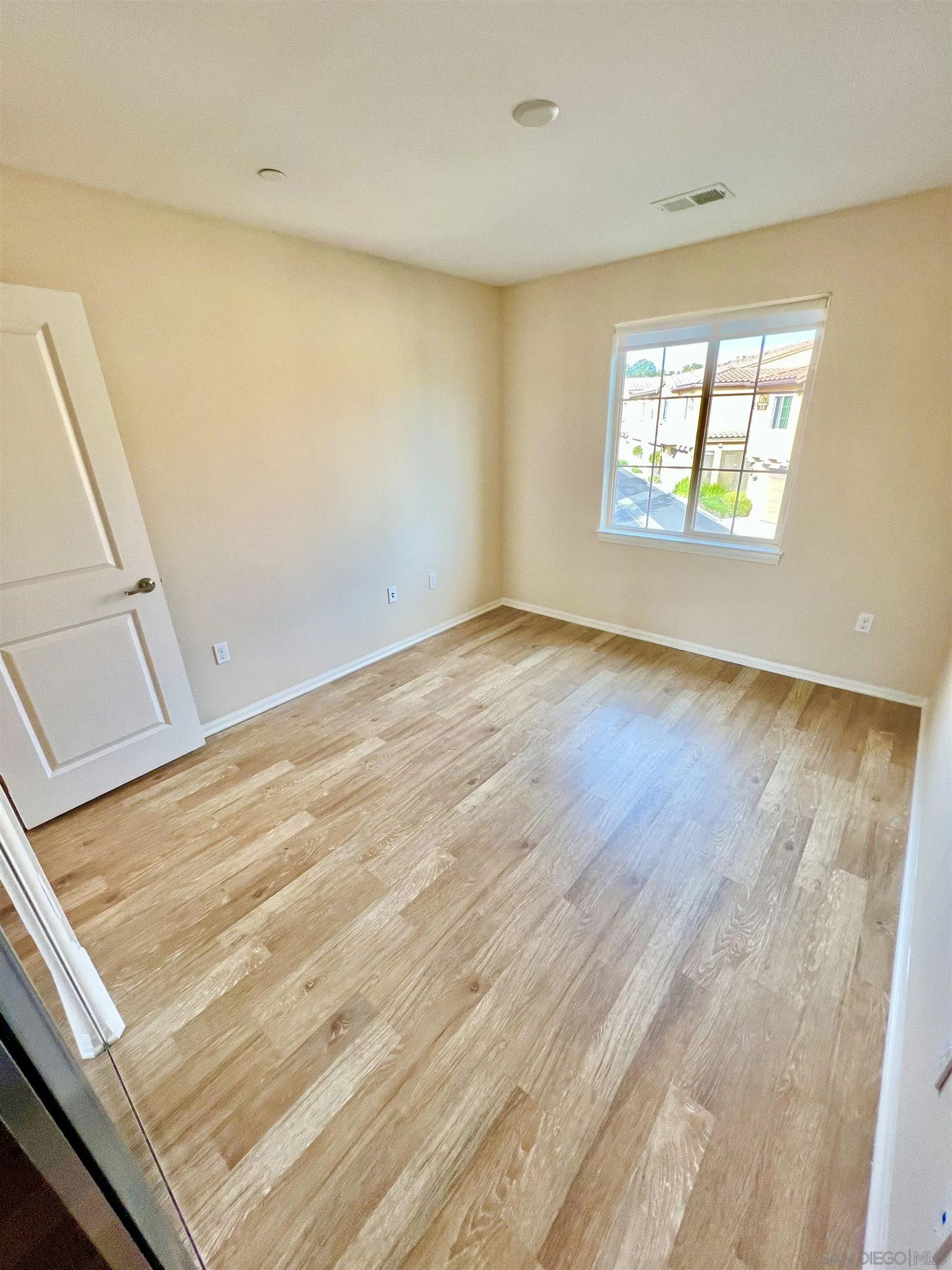 https://cdn.realtyfeed.com/cdn/127/260004971/55d41d9590149df1f0a833f5d51b17e6.webp
