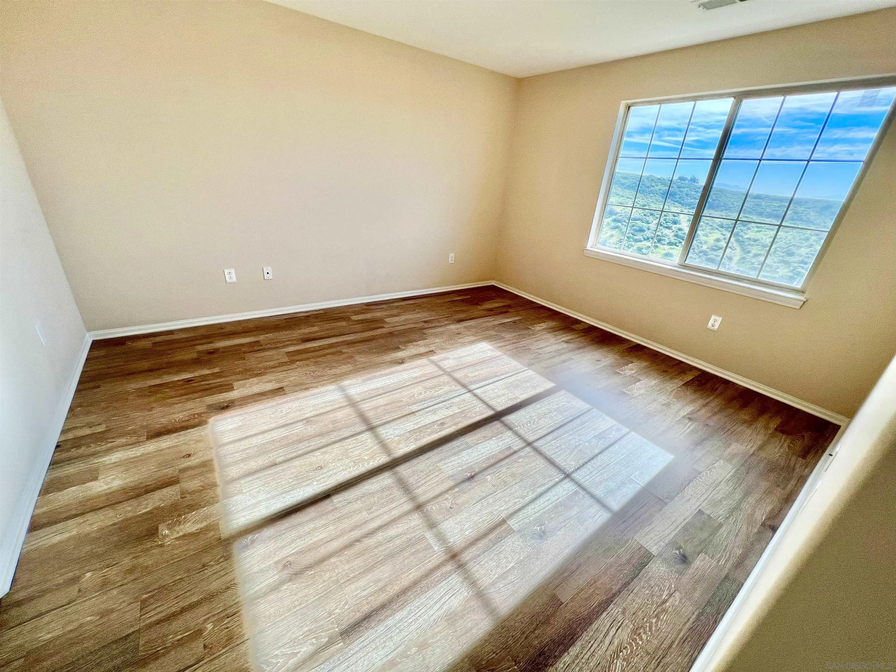 https://cdn.realtyfeed.com/cdn/127/260004971/b9d220073c306783e9dab004f868579d.webp