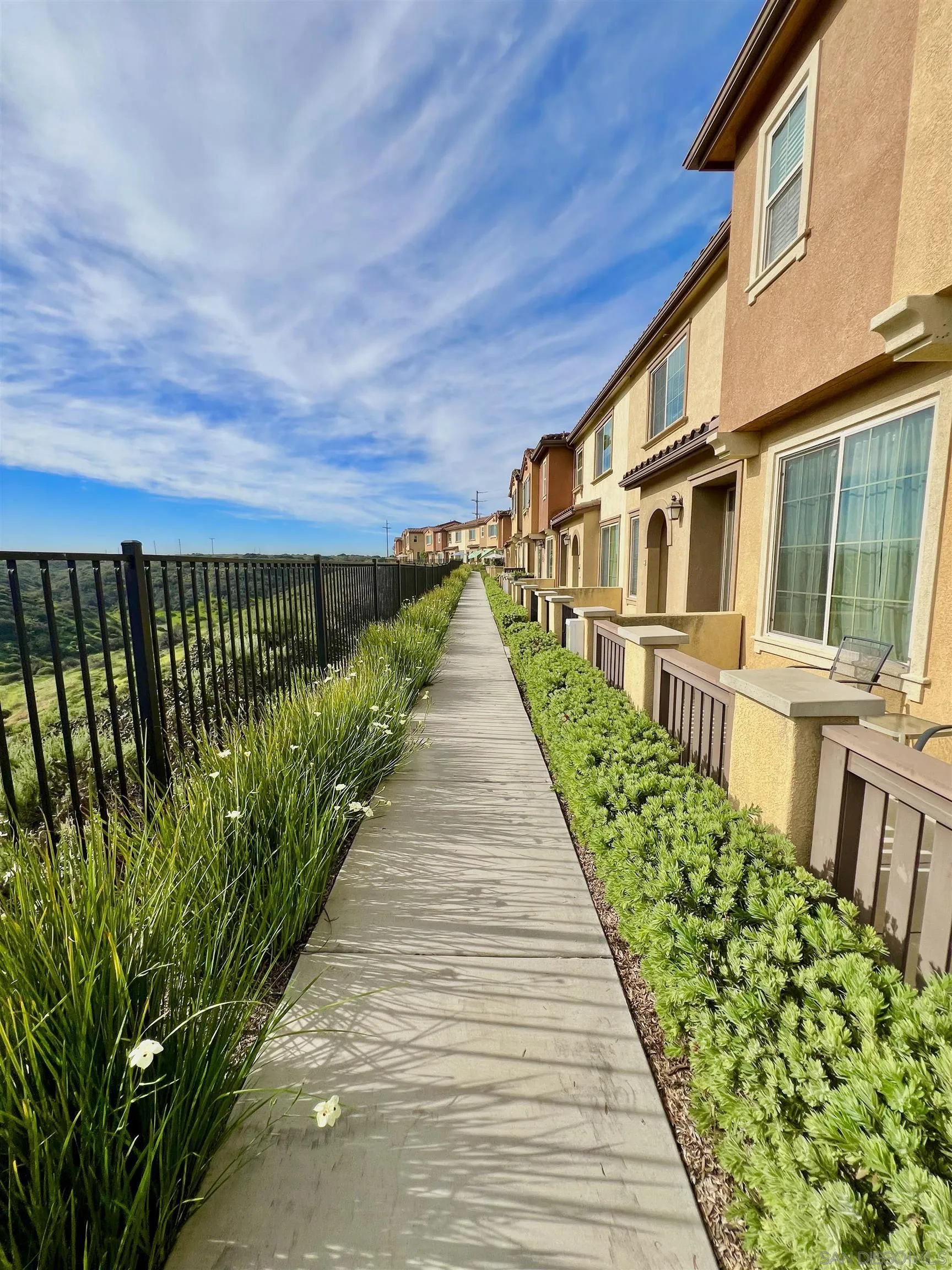 https://cdn.realtyfeed.com/cdn/127/260004971/f60afb8ad4a97e75d1951a362786cc8d.webp