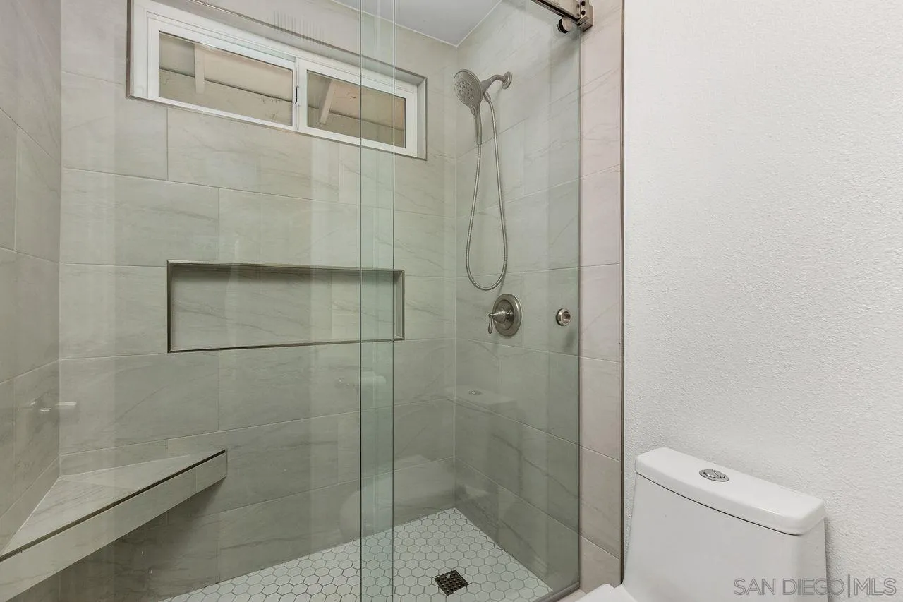 https://cdn.realtyfeed.com/cdn/127/260004974/67682b31ba1f1366c2b0d465493eb8e5.webp